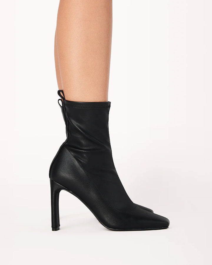 Hallan Boot-Black