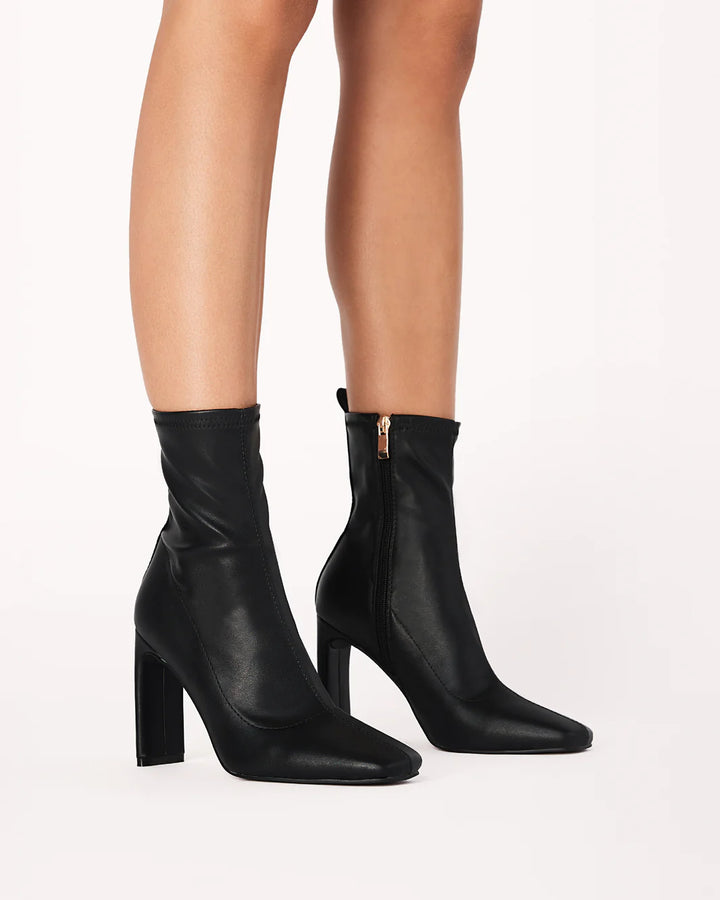 Hallan Boot-Black