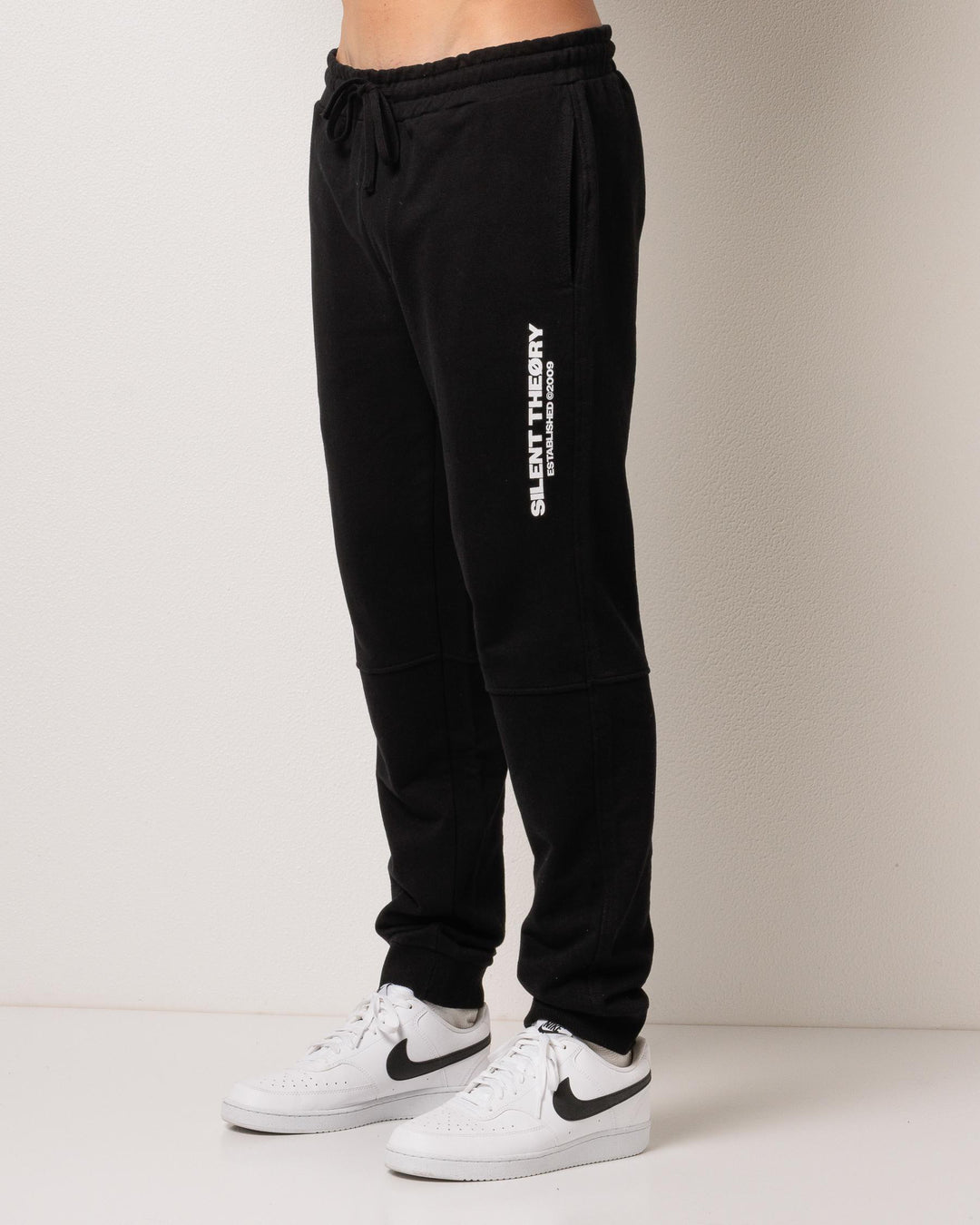 Silent Theory Essential Theory Trackpant V2 - Black