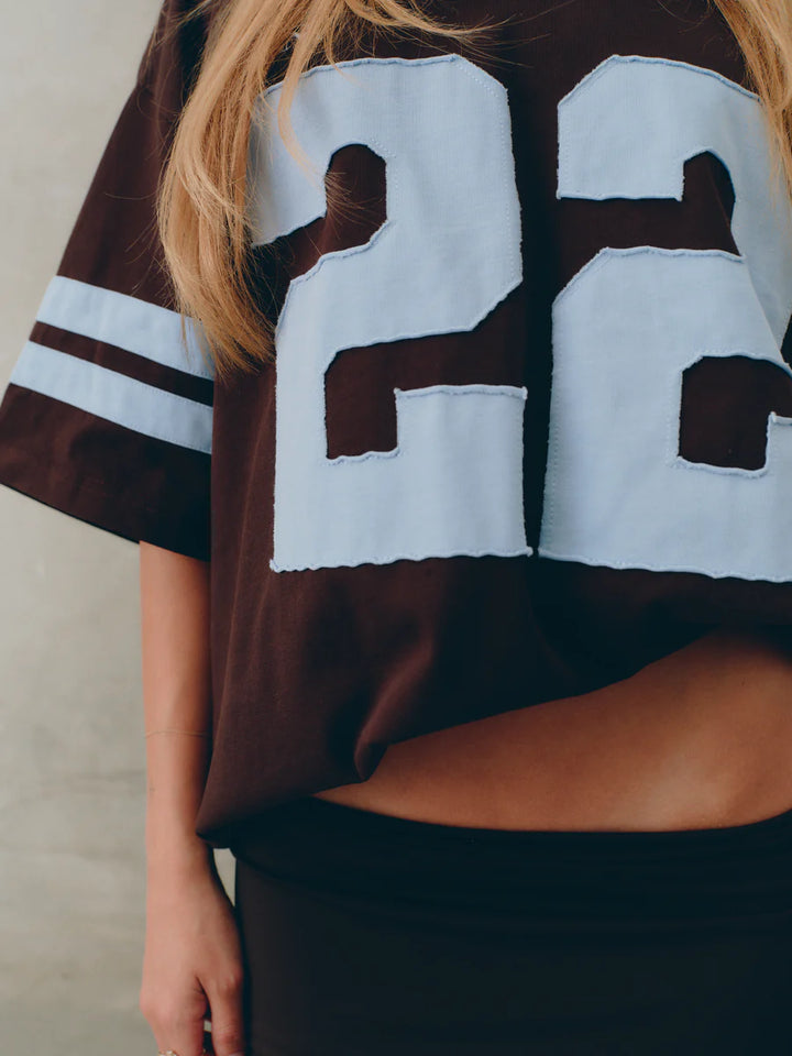 SŚAINT 22 Motion Tee - Espresso/Powder Blue