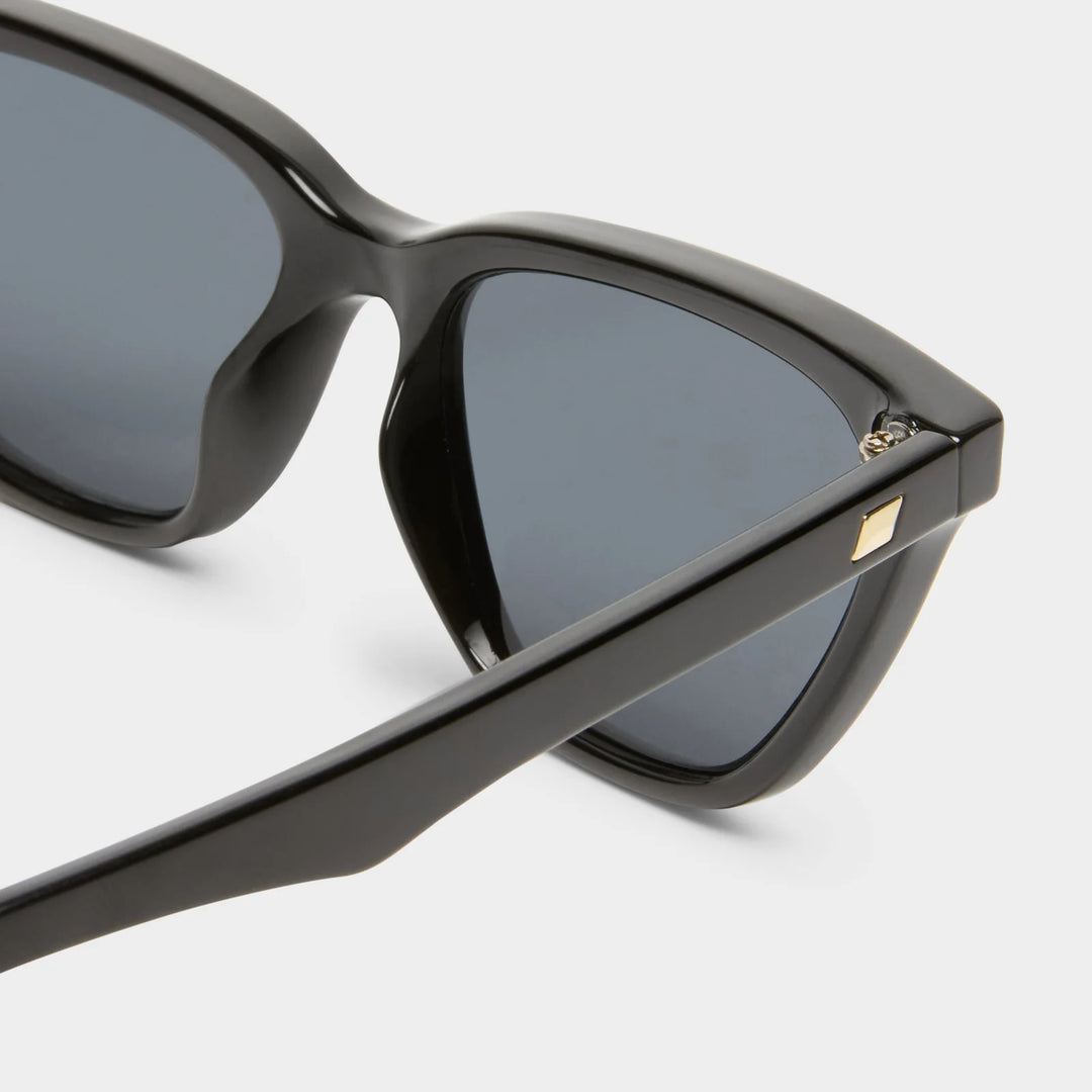 Le Specs Unfaithful Sunglasses - Black Smoke Mono