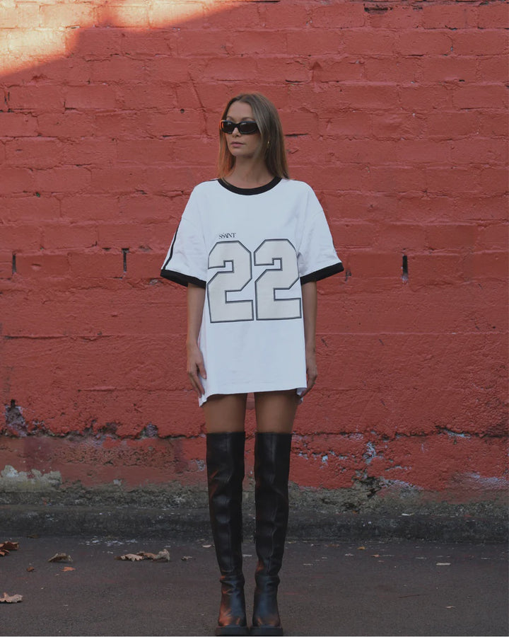 SŚAINT Twenty Two Tee - White