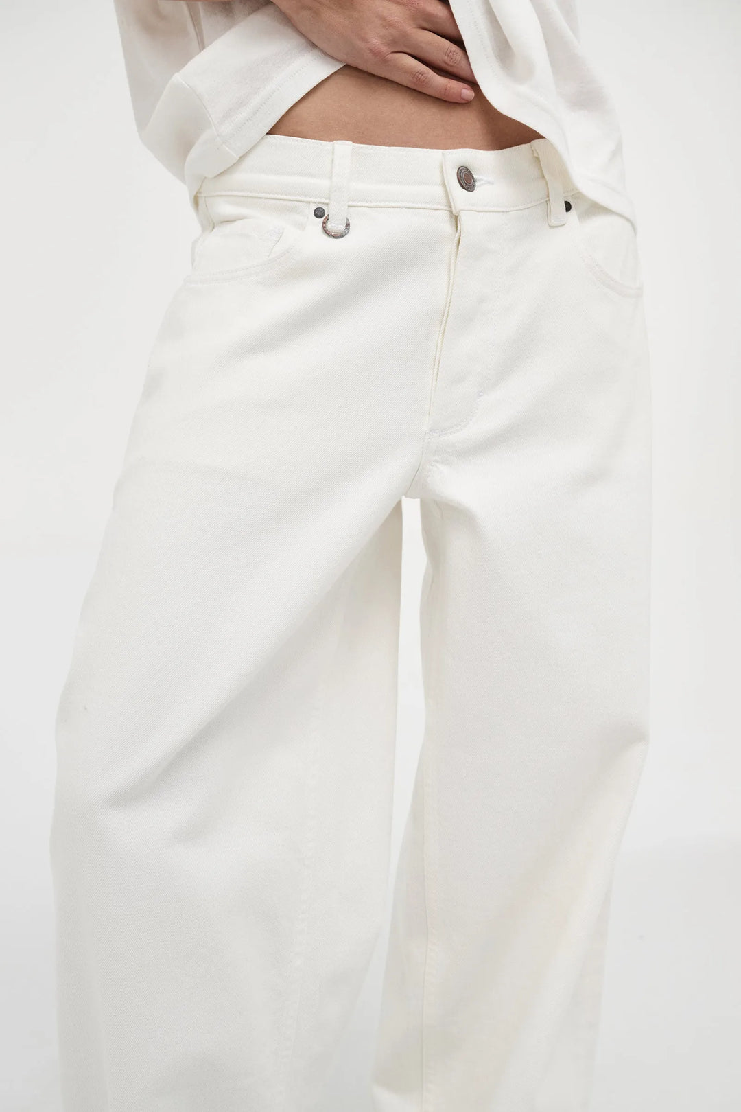 Neuw Denim Nancy Barrel Jean- White