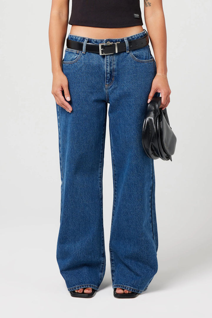 Abrand 95 Mid Baggy Petite Jean - Bella - Mid Blue