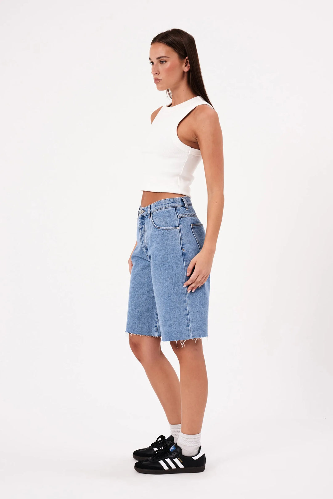 Abrand 95 Mid Rise Denim Jort - Gigi - Mid Blue