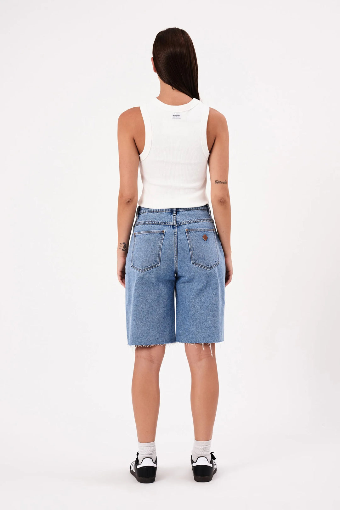 Abrand 95 Mid Rise Denim Jort - Gigi - Mid Blue