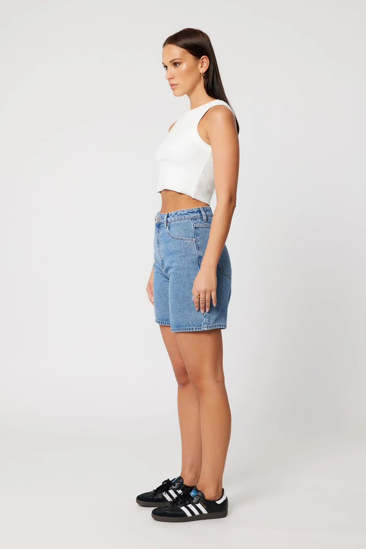 Abrand Carrie Denim Short-Naomi