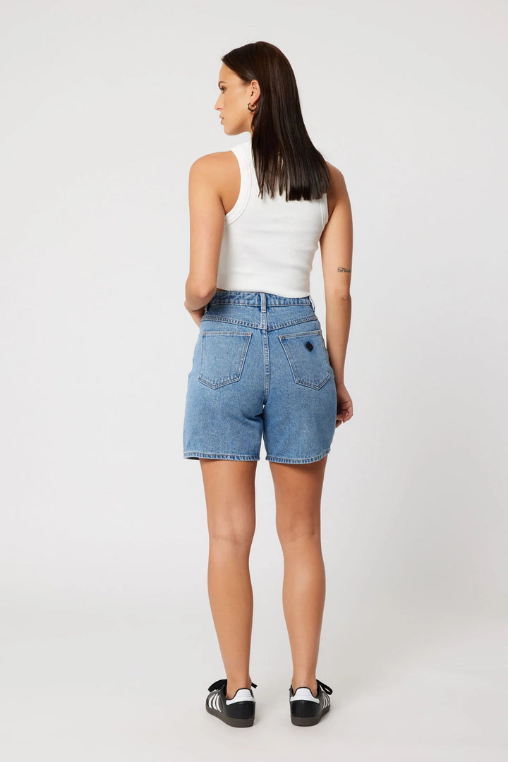 Abrand Carrie Denim Short-Naomi