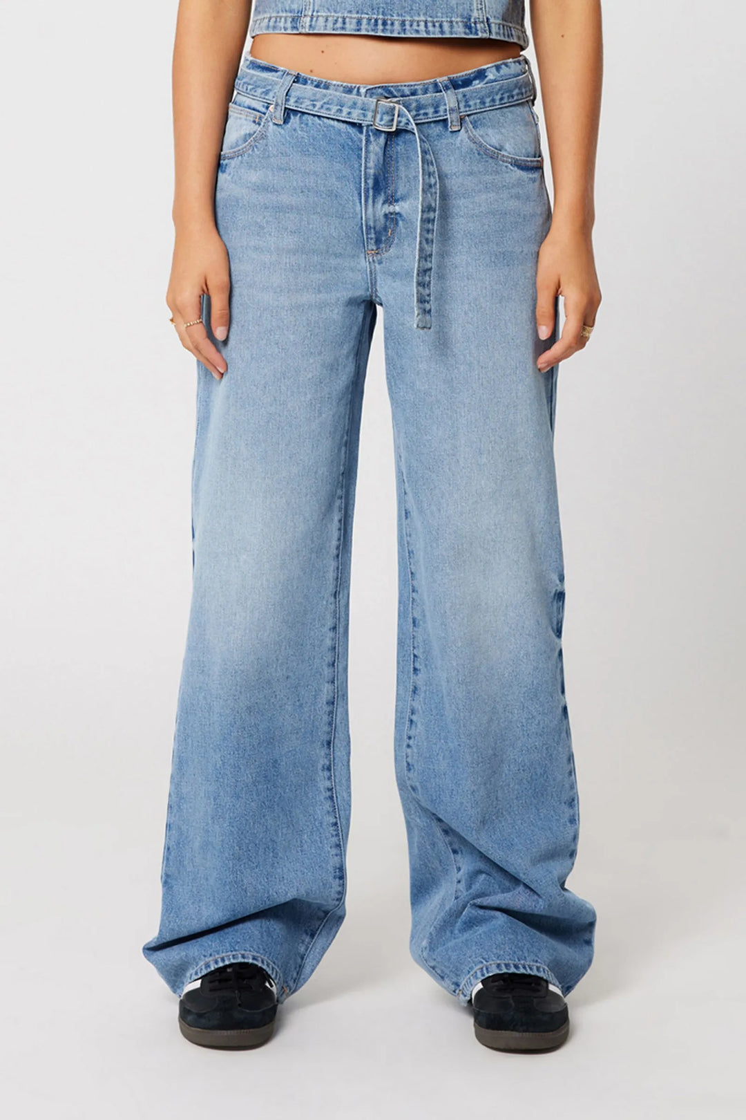 Abrand 99 Low Baggy Belt Jean - Liv - Light Vintage Indigo