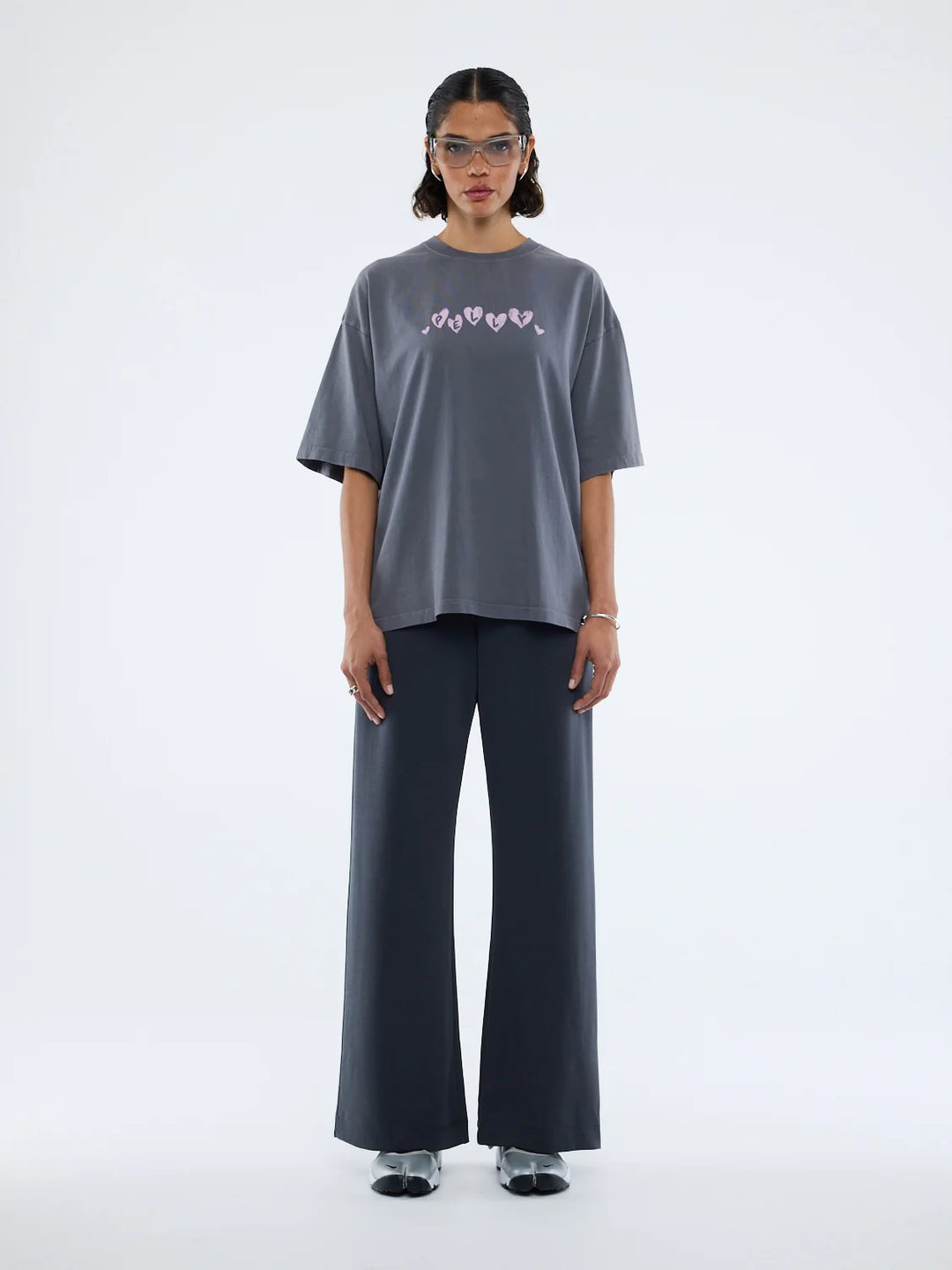 Ena Pelly Spray Heart Tee - Washed Grey