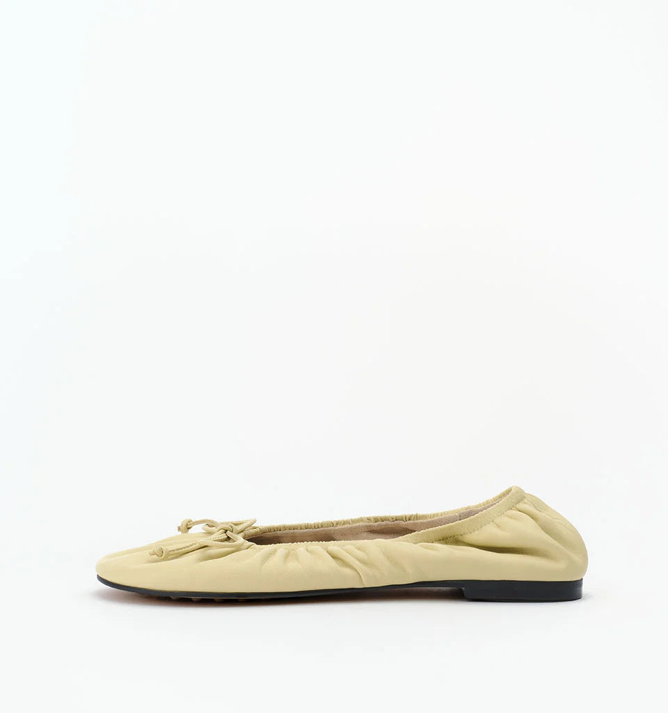 Alias Mae Fyfe Flat - Butter Leather