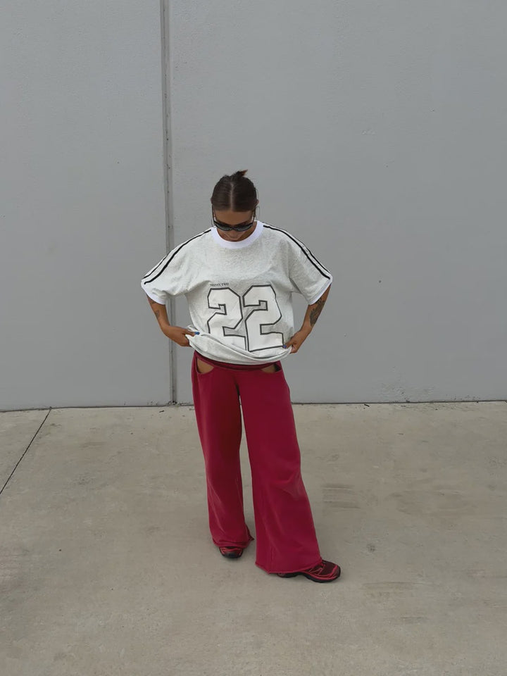 SŚAINT Twenty Two Tee - Grey