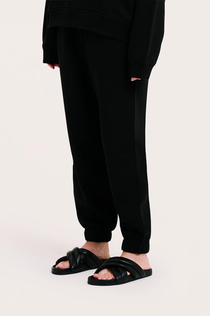 Carter Curated Trackpant - Black