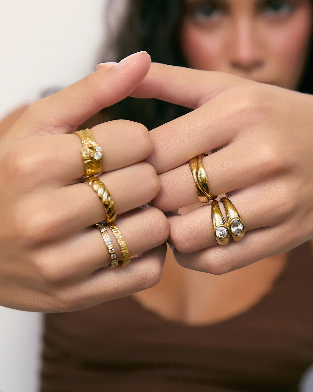 Arms Of Eve Quinn Gold Ring - Stone