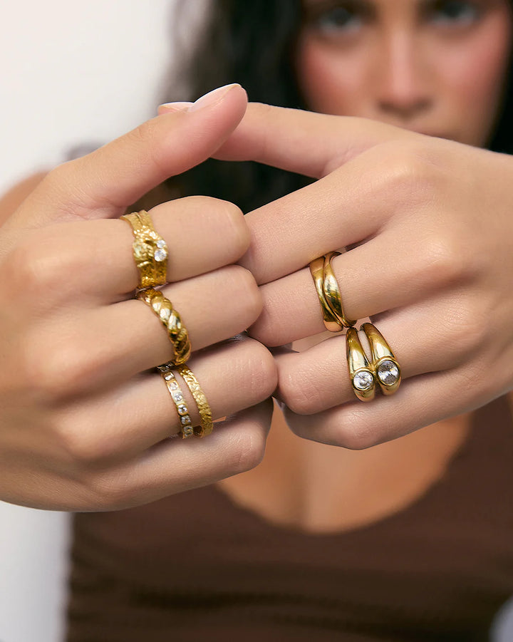 Arms Of Eve Quinn Gold Ring - Stone