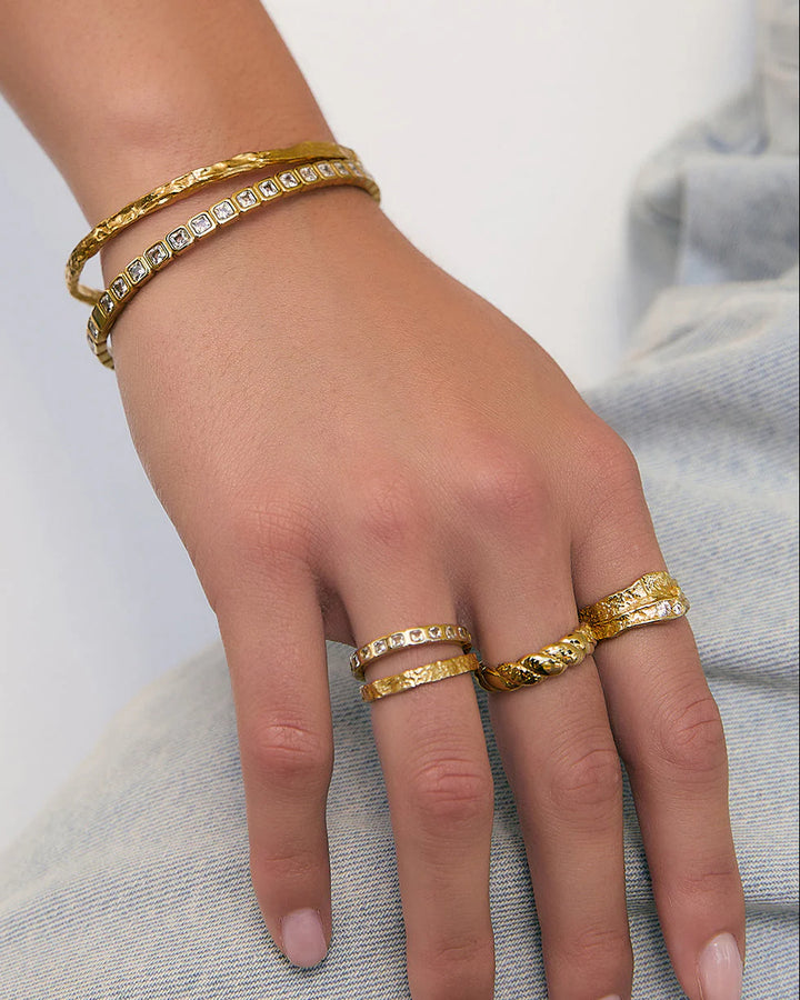 Arms Of Eve Quinn Gold Ring - Stone