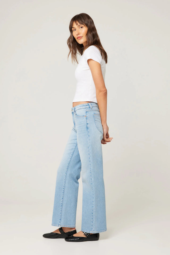 Rolla's Heidi Low Jean - Sunshine - Light Vintage Blue