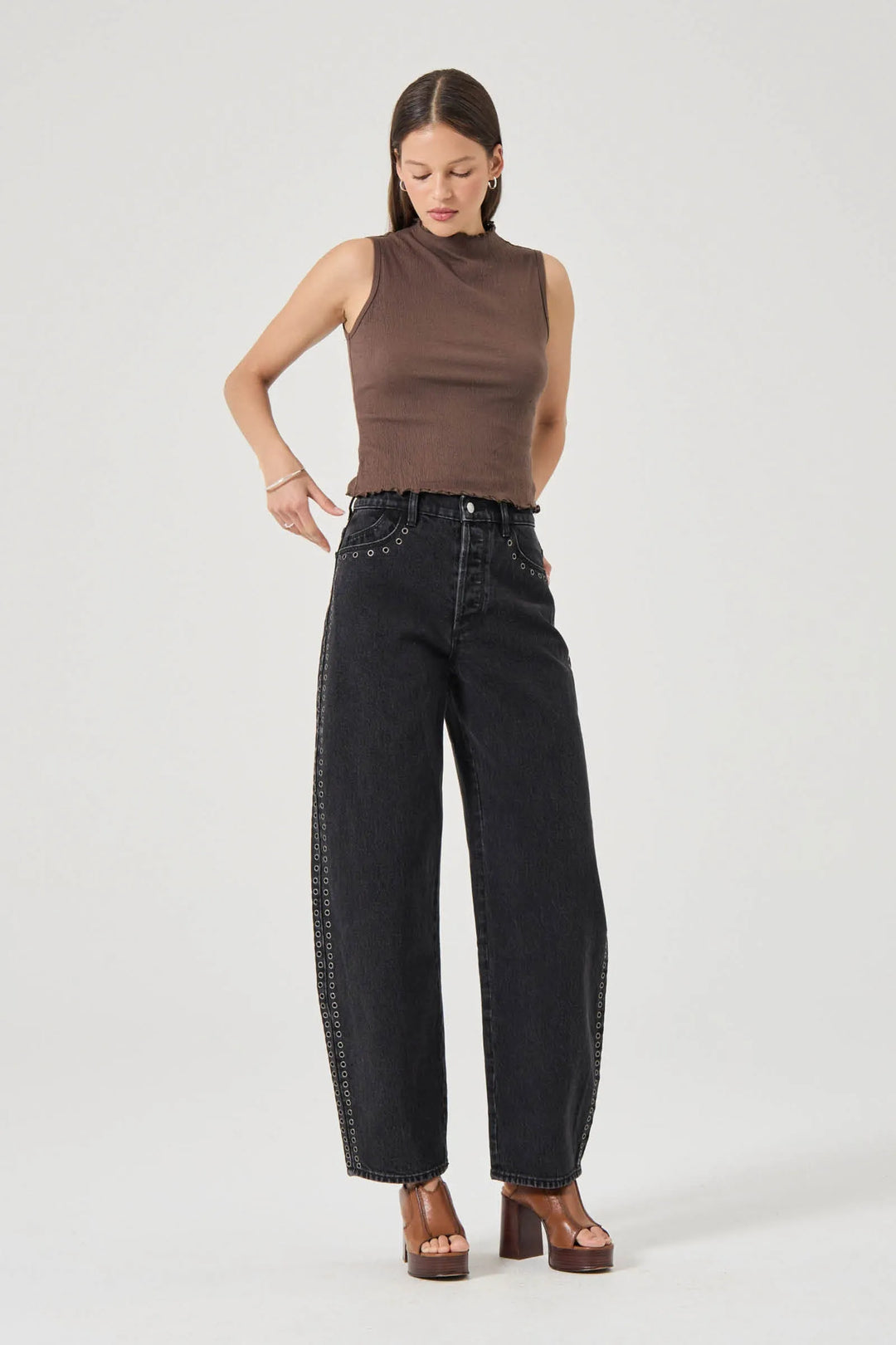 Rolla's Gigi Barrel Jean - Black Sand Eyelet