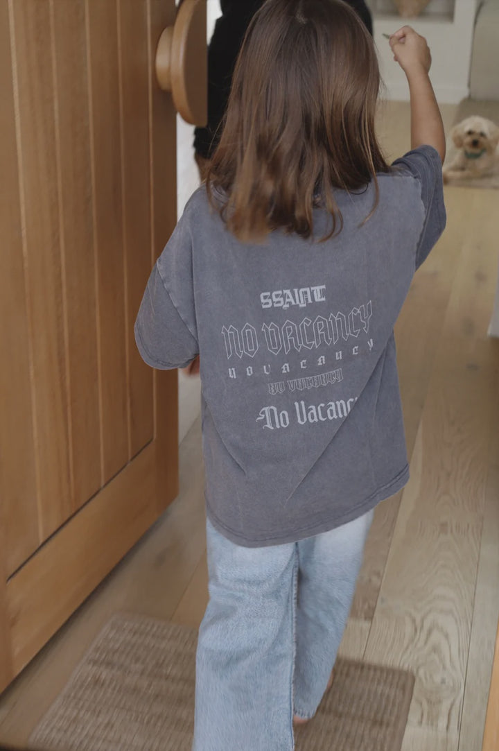 SŚAINT Kids No Vacancy Tee-Grey