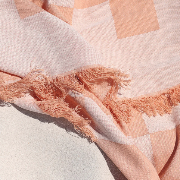 Layday Jacquard Journey Towel - Cove Queen Peach