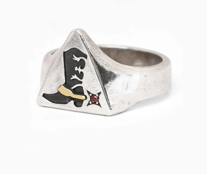 Sue The Boy Howdy Ring 925 Silver/Garnet/Brass