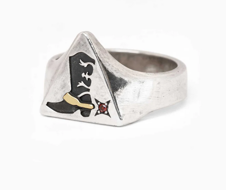 Sue The Boy Howdy Ring 925 Silver/Garnet/Brass