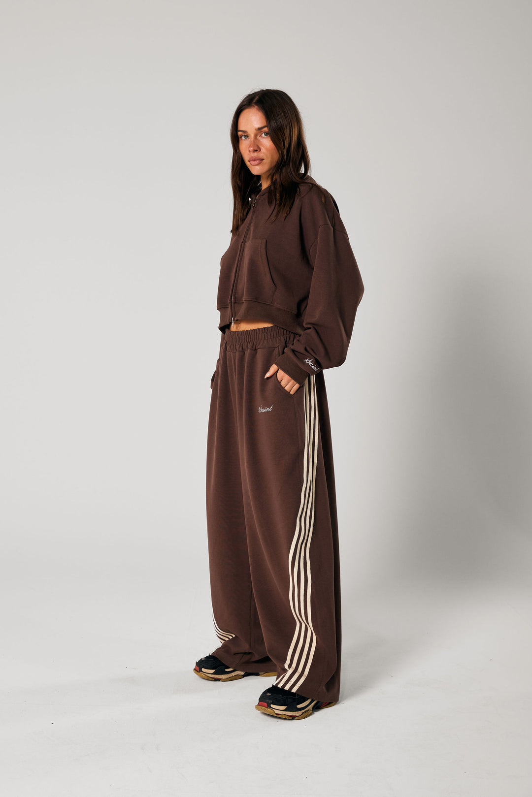 SŚAINT Barrel Pants - Brown