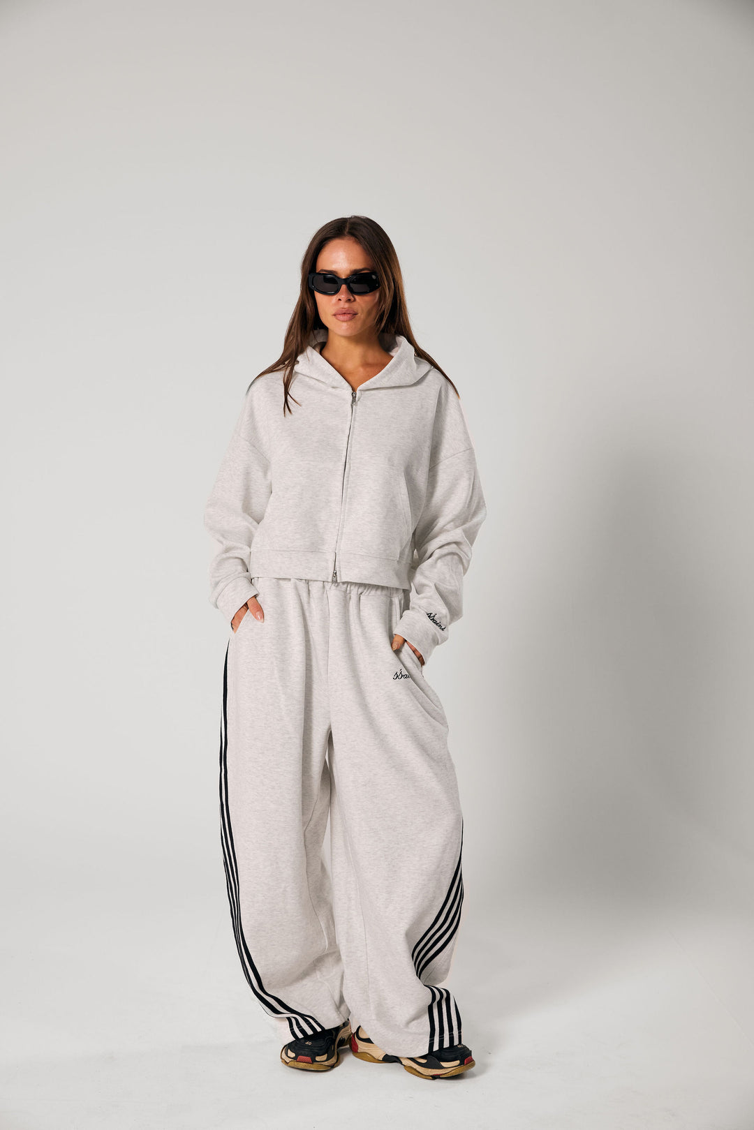 SŚAINT Barrel Pants - Grey