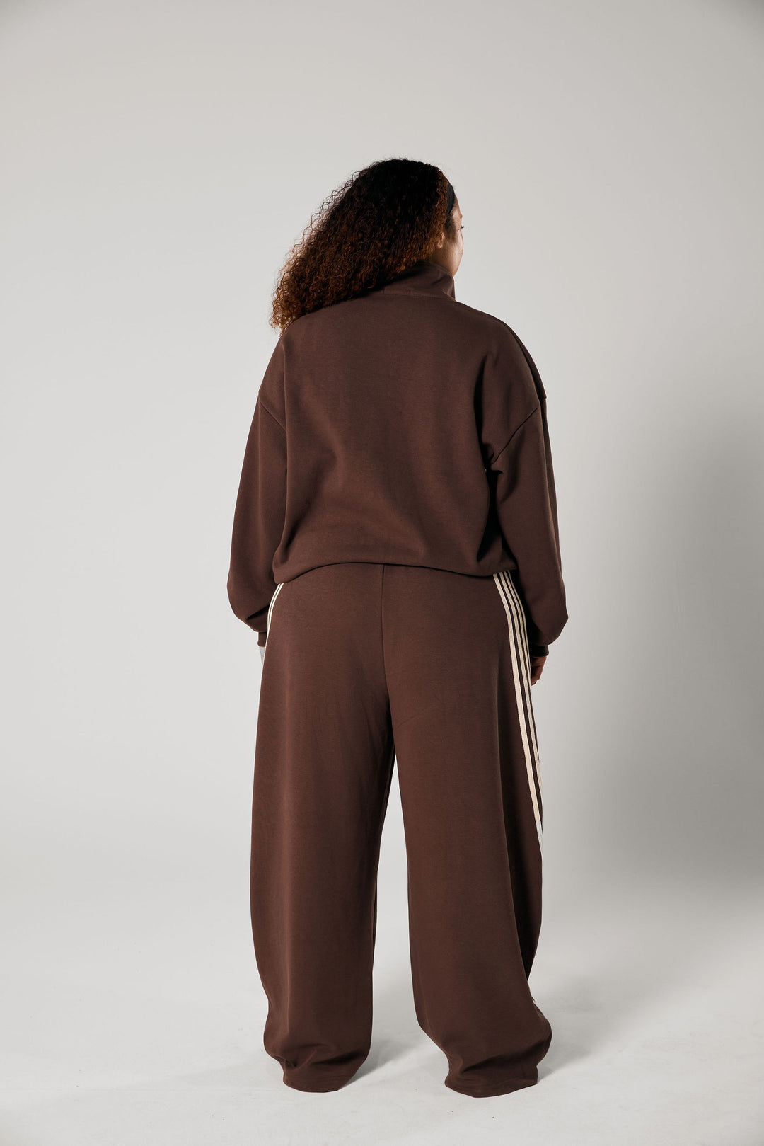 SŚAINT Zip Jumper - Brown