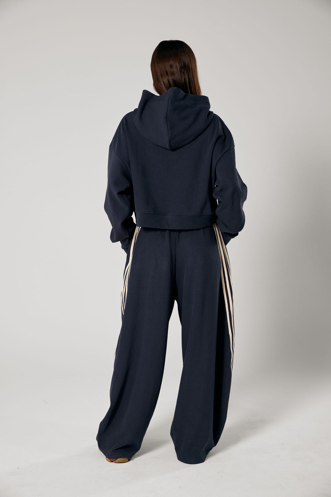 SŚAINT Cropped Hoodie - Navy