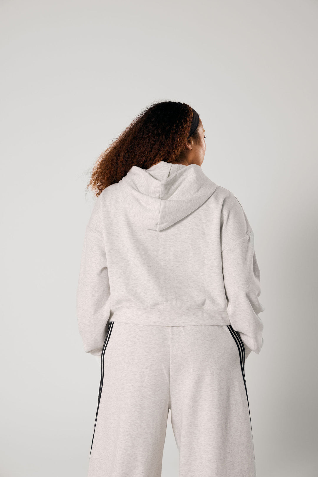 SŚAINT Cropped Hoodie - Grey