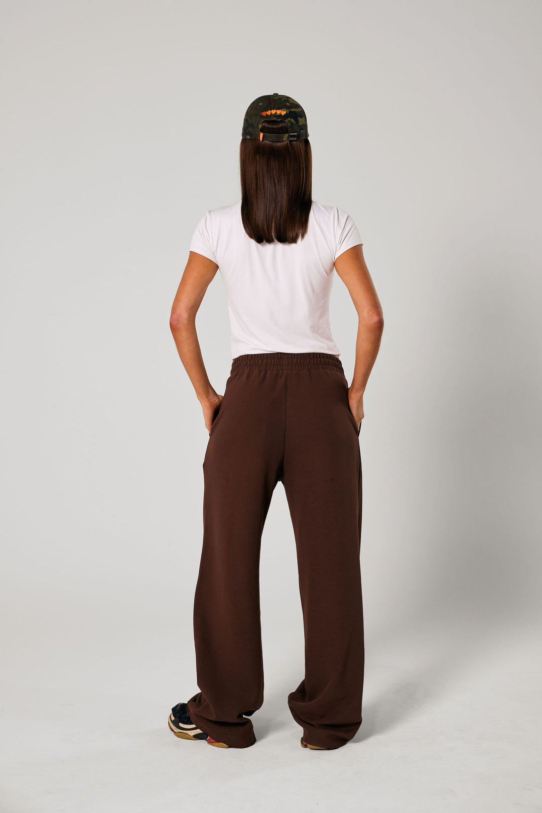 SŚAINT Lounge Pants - Brown With Butter Logo