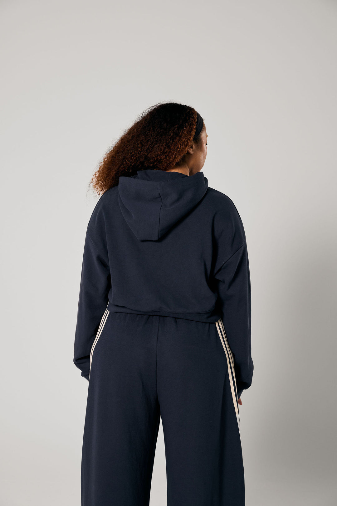 SŚAINT Cropped Hoodie - Navy