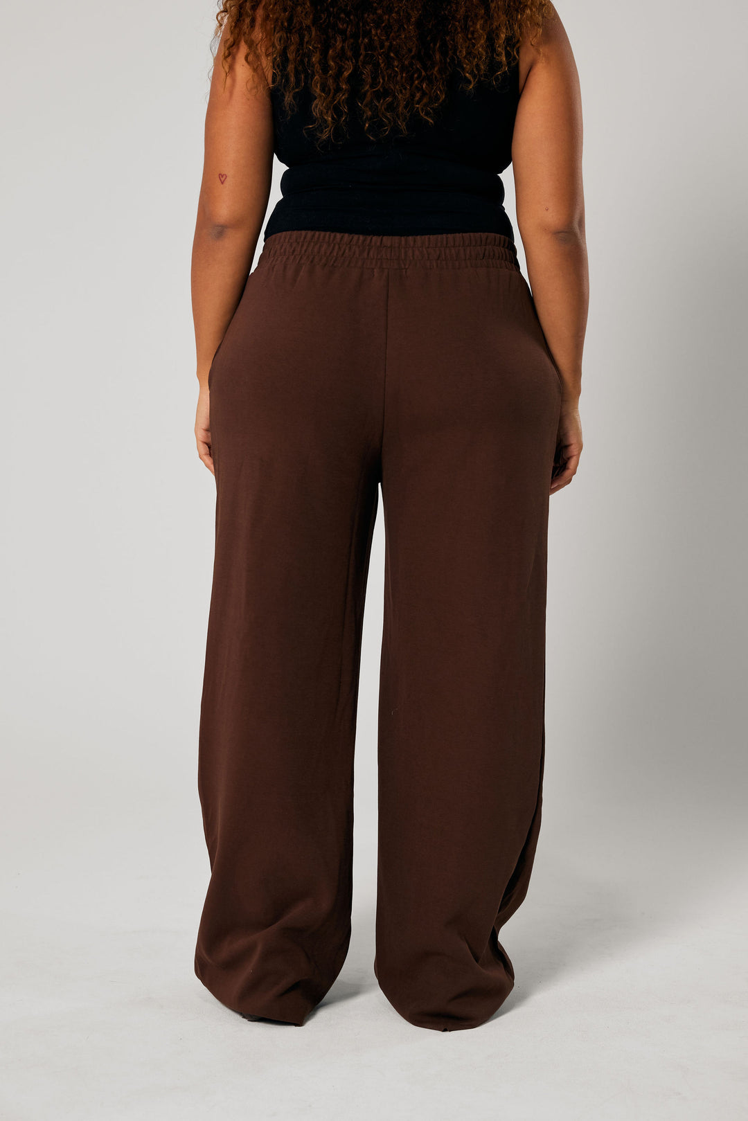 SŚAINT Lounge Pants - Brown With Butter Logo