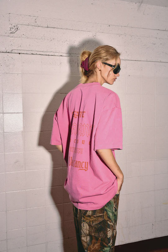 SŚAINT No Vacancy Tee - Acid Dark Wash Pink