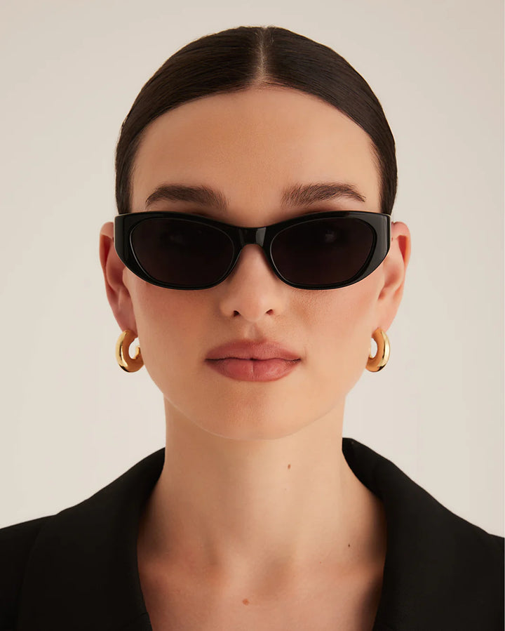Banbé The Ariana Sunglasses - Black/Black