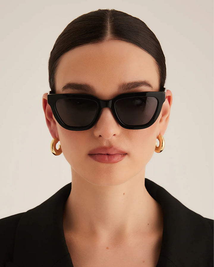 Banbé The Scarlette Sunglasses - Black/Black