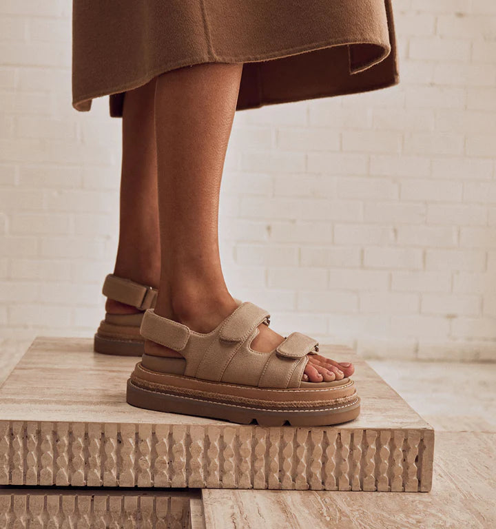 Alias Mae Veda Sandal - Natural Canvas