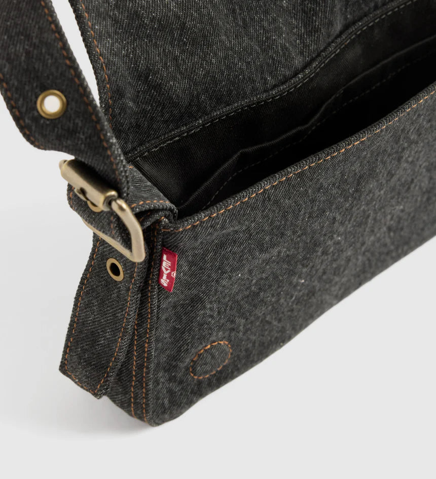 Levi's Brannan Shoulder Bag - Black Dark Wash 3