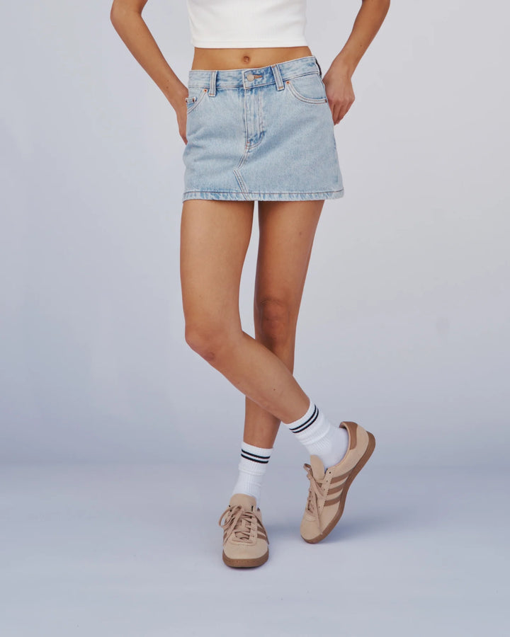 Dr Denim Ziggy Mid Rise Denim Skirt - Stream Light Retro