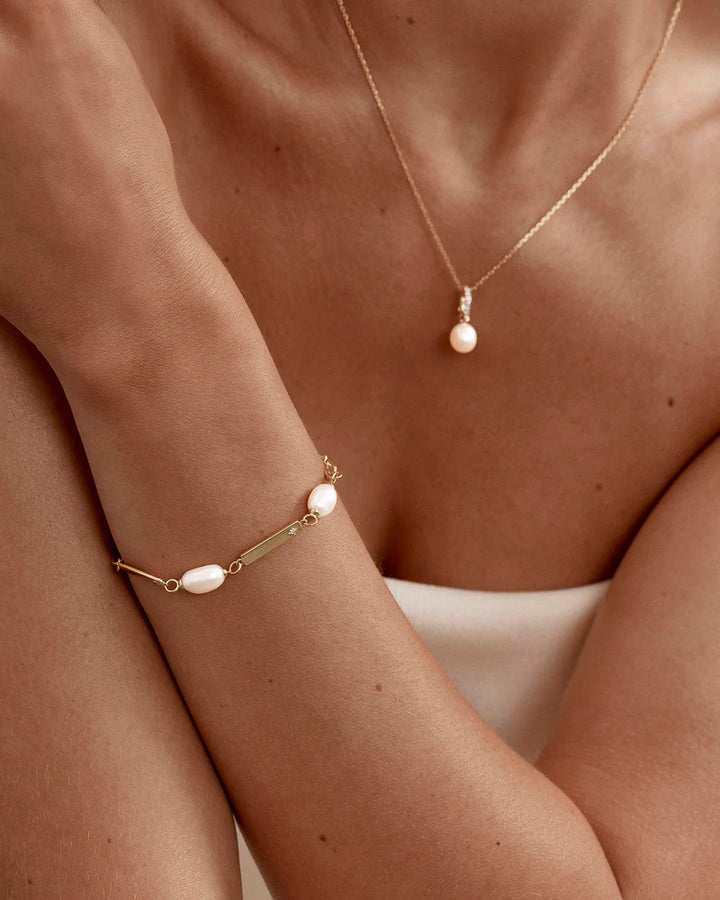By Charlotte Connected By Love Engravable Pearl Bracelet - 18k Gold Vermeil