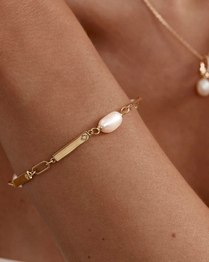 By Charlotte Connected By Love Engravable Pearl Bracelet - 18k Gold Vermeil