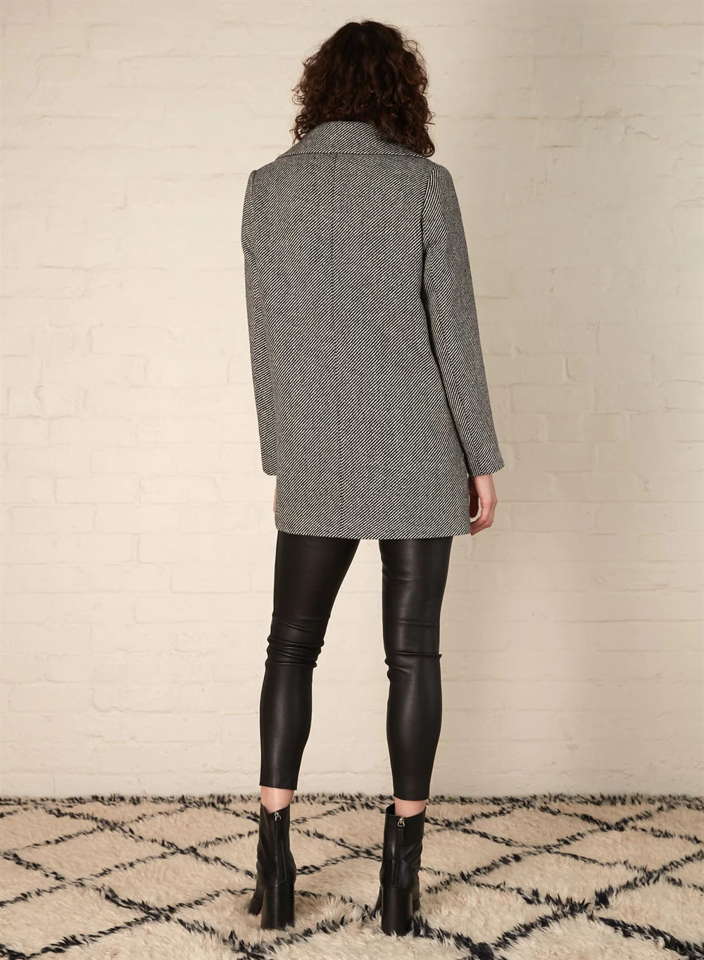 Asher Blazer- Black/White