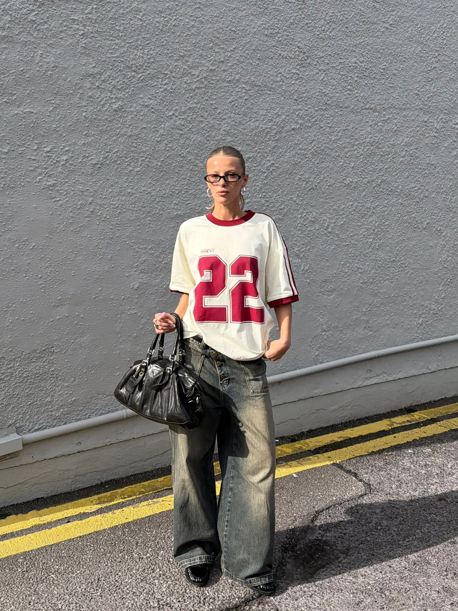 SŚAINT Twenty Two Tee - Cherry