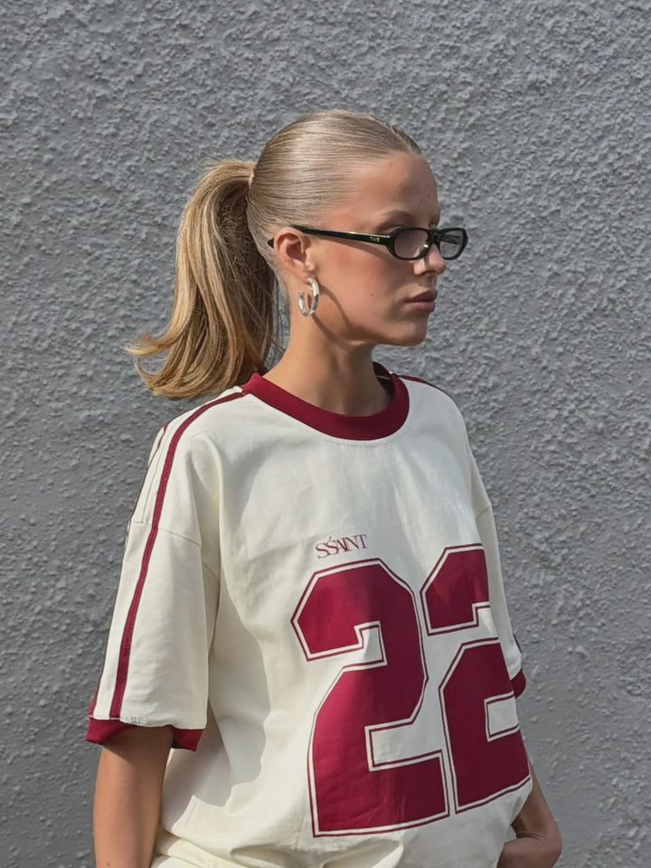 SŚAINT Twenty Two Tee - Cherry