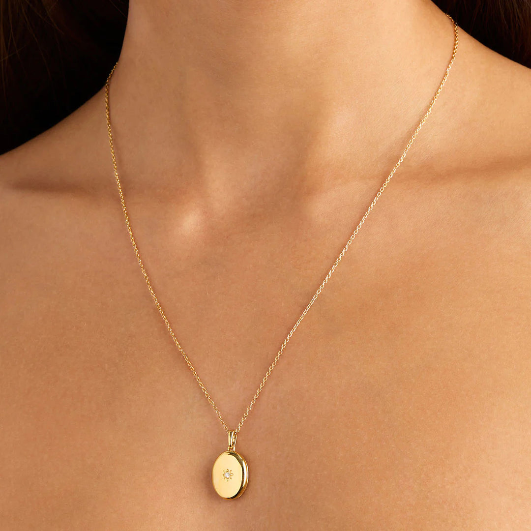 18k gold locket necklace deals