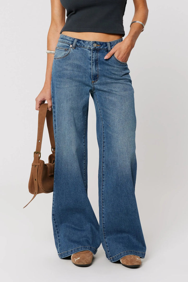 Abrand 95 Mid & Wide Jean - Petra