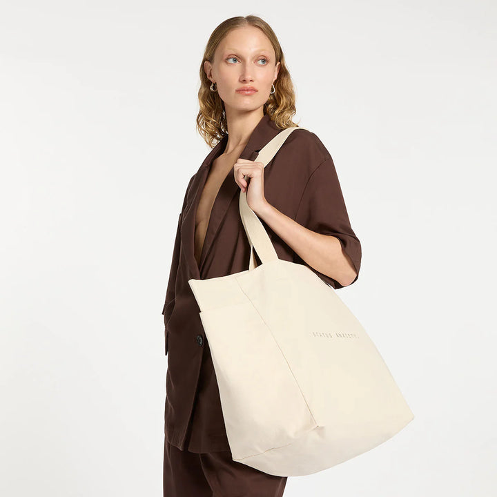 Status Anxiety Knees Deep Oversized Tote - Cream