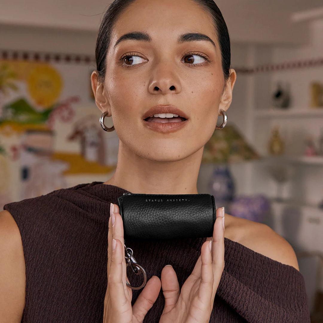 Status Anxiety Escape - Black