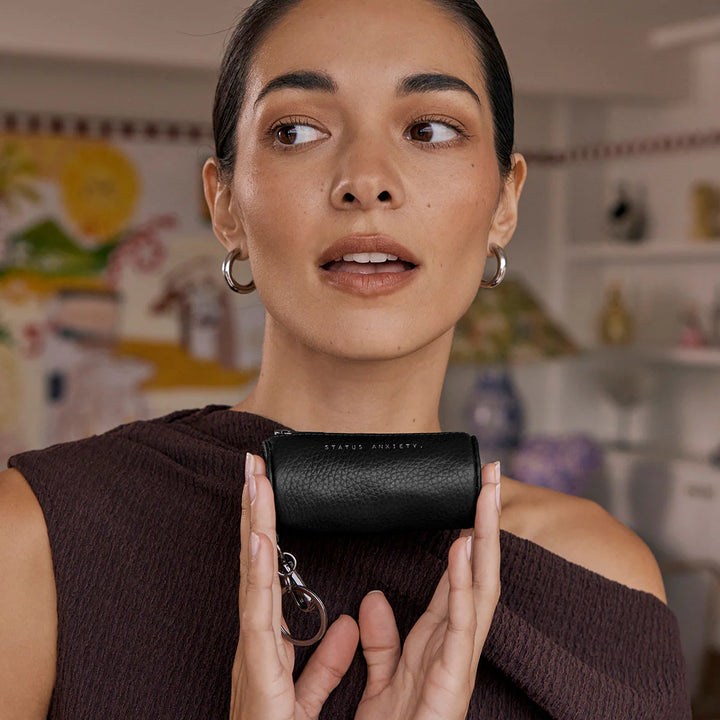 Status Anxiety Escape - Black